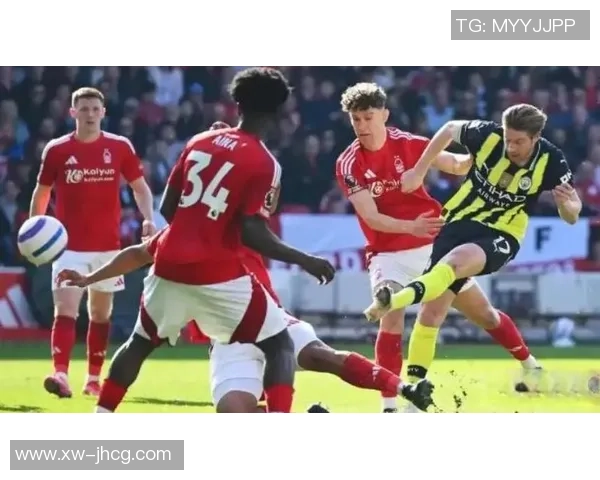 英超激战：里昂逆转AC米兰补时绝杀引发争议判罚全场沸腾