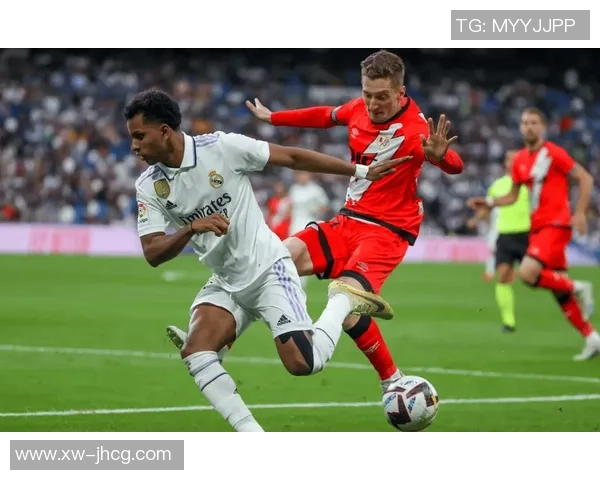 西甲激战：皇马与那不勒斯战平补时进球点燃全场激情